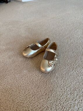 OTTO Girls Metallic Gold Mary Jane with Bow Accent